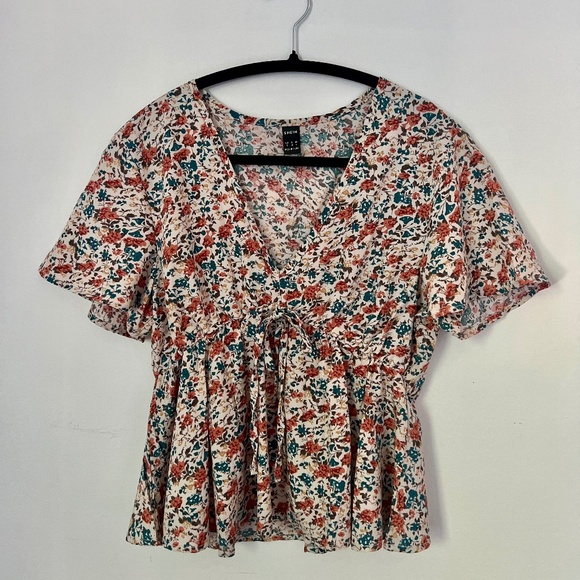 Top - Picture 2 of 8